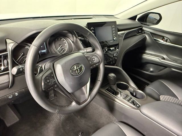 Used 2022 Toyota Camry SE image 16
