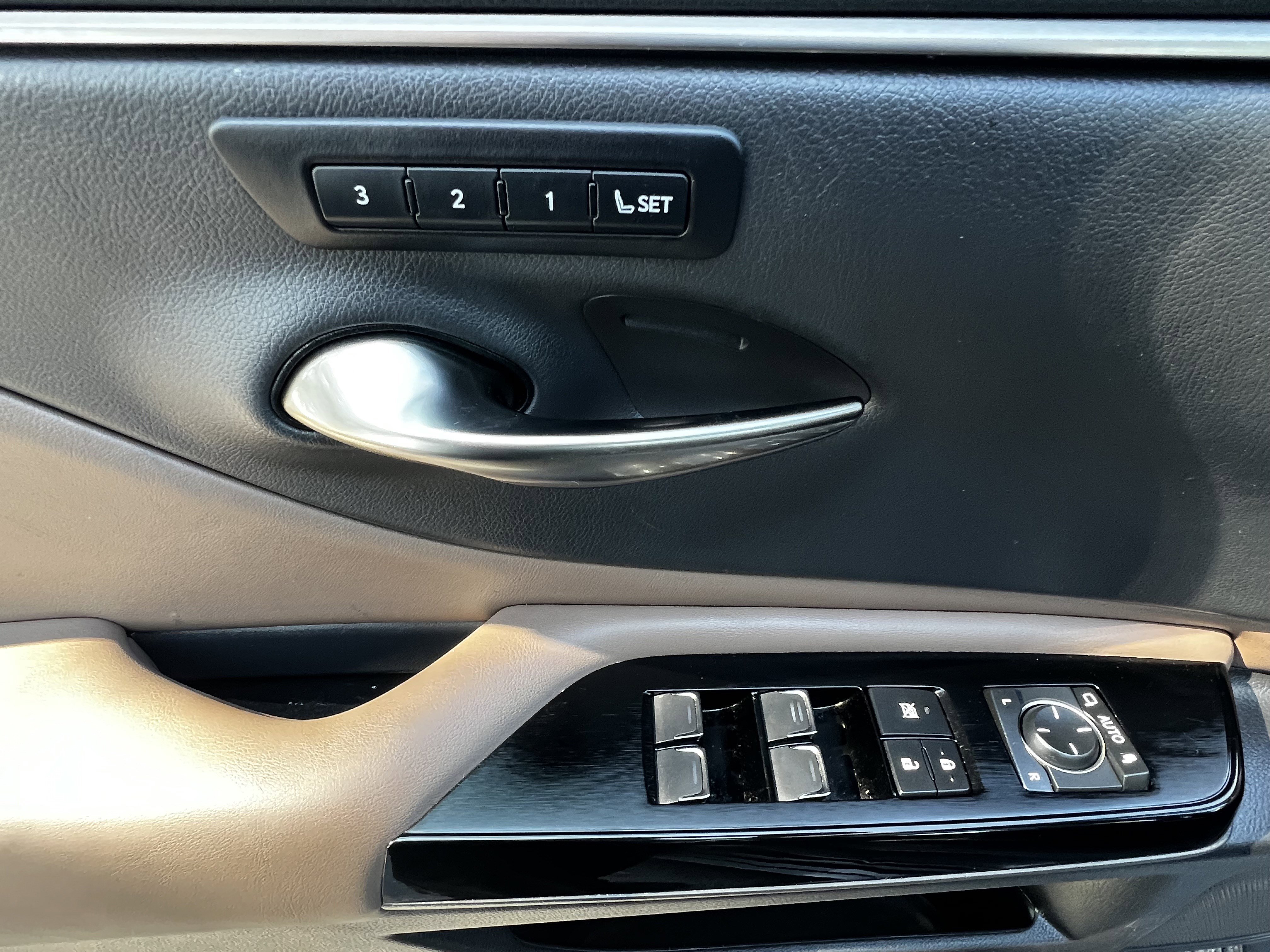 Certified 2023 Lexus ES 350 350 w/ Premium Package image 14