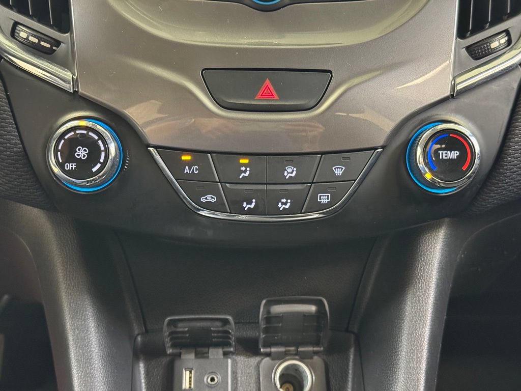 Used 2017 Chevrolet Cruze LT FWD image 41