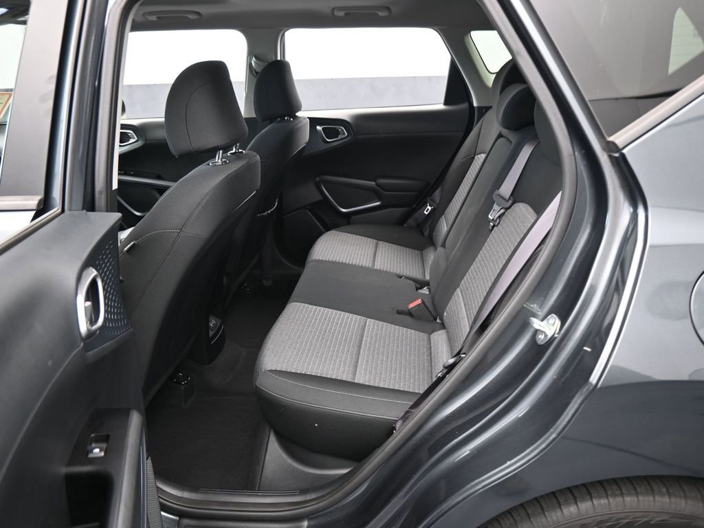 Used 2023 Kia Soul EX image 30