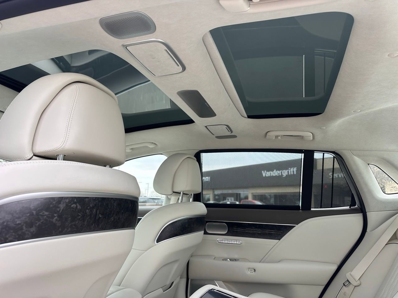 Used 2025 Genesis G90 3.5T image 19