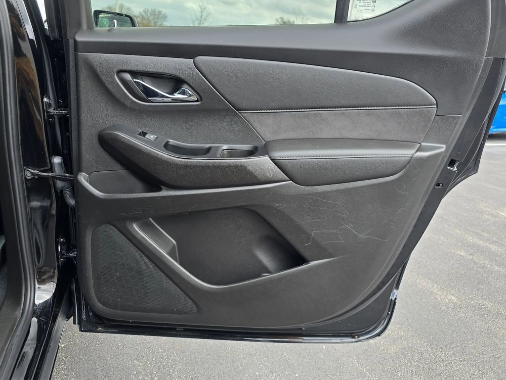 Certified 2023 Chevrolet Traverse High Country image 36