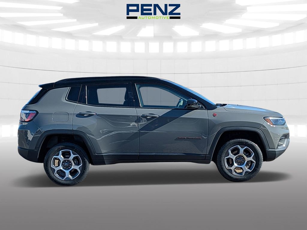 Used 2022 Jeep Compass Trailhawk w/ Trailhawk Convenience Group image 8