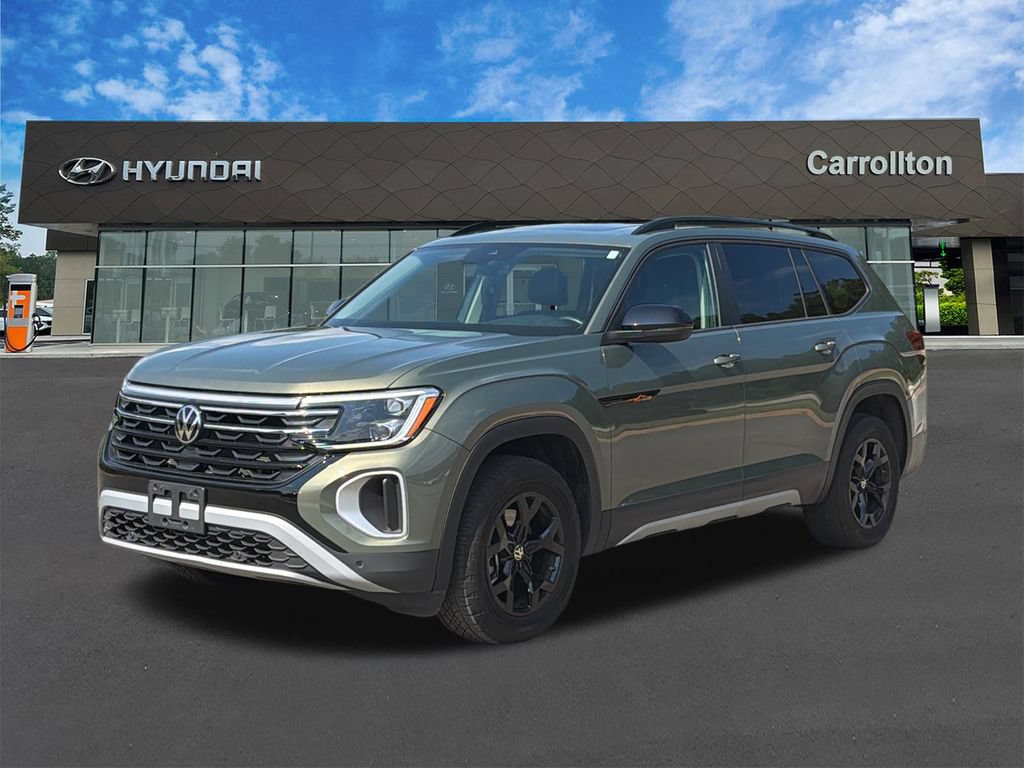 Used 2025 Volkswagen Atlas Peak Edition SE AWD/4WD image 1