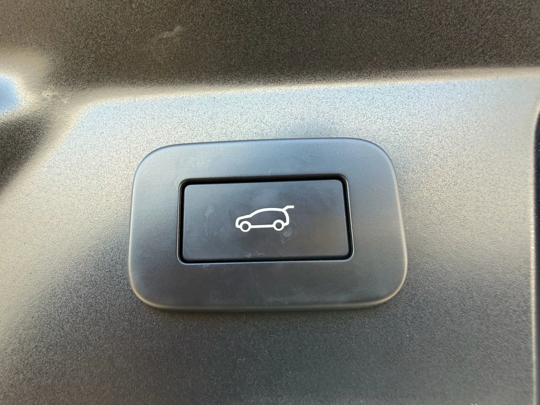 Used 2024 Land Rover Range Rover Velar S image 34