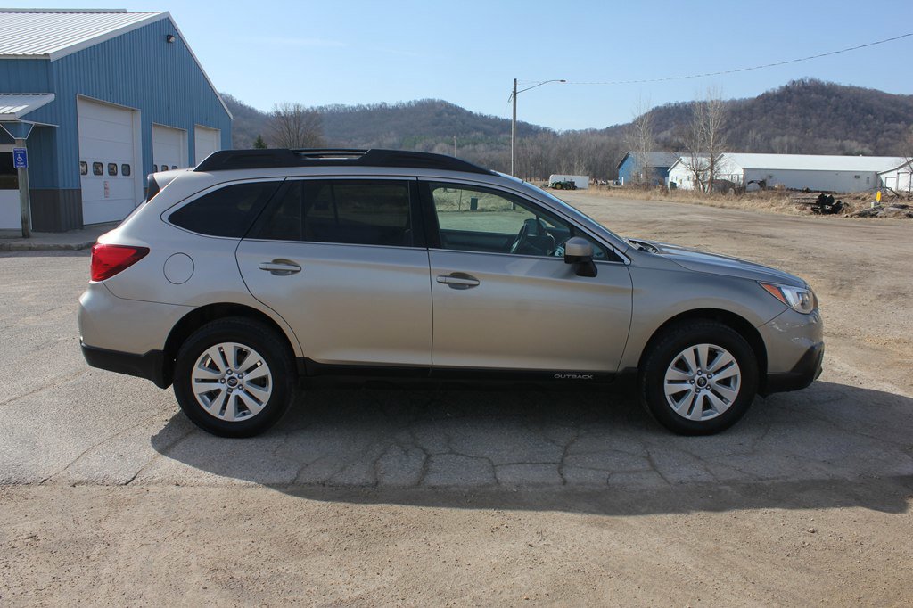 Used 2015 Subaru Outback 2.5i Premium w/ Popular Package #3 image 4