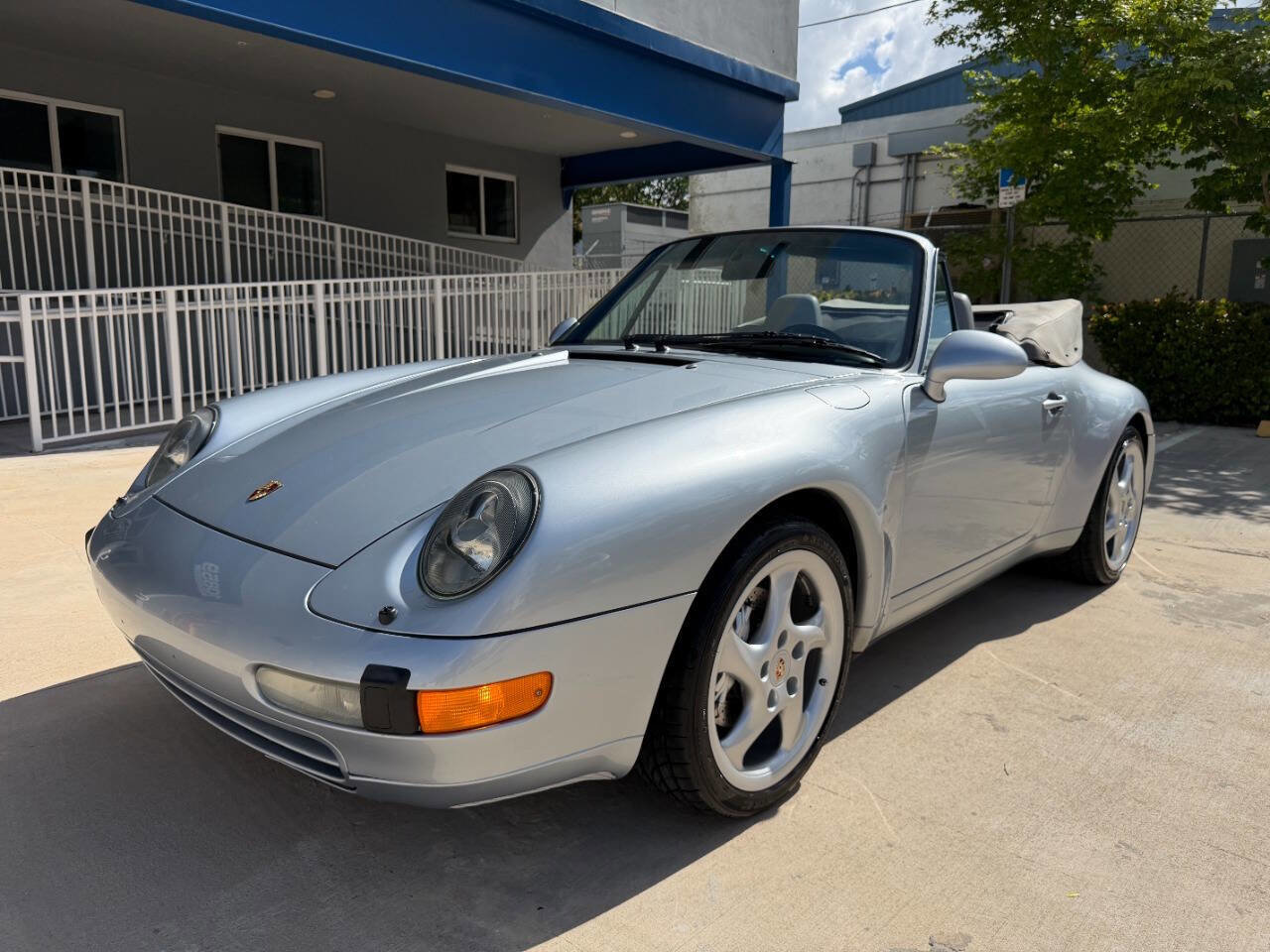 Used 1996 Porsche 911 Carrera 4 AWD/4WD image 3