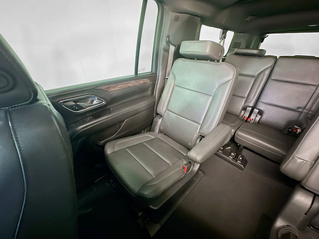 Used 2023 Chevrolet Suburban LT image 12
