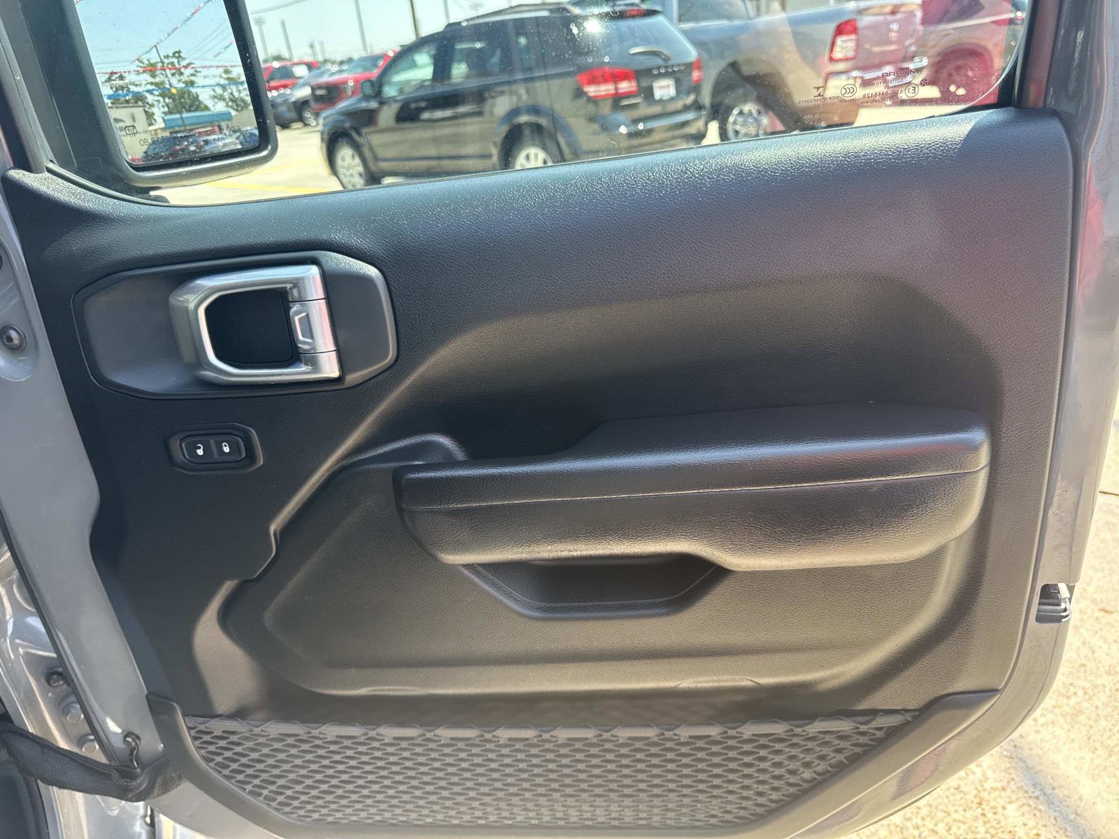 Certified 2021 Jeep Wrangler Unlimited Rubicon w/ Cold Weather Group image 13