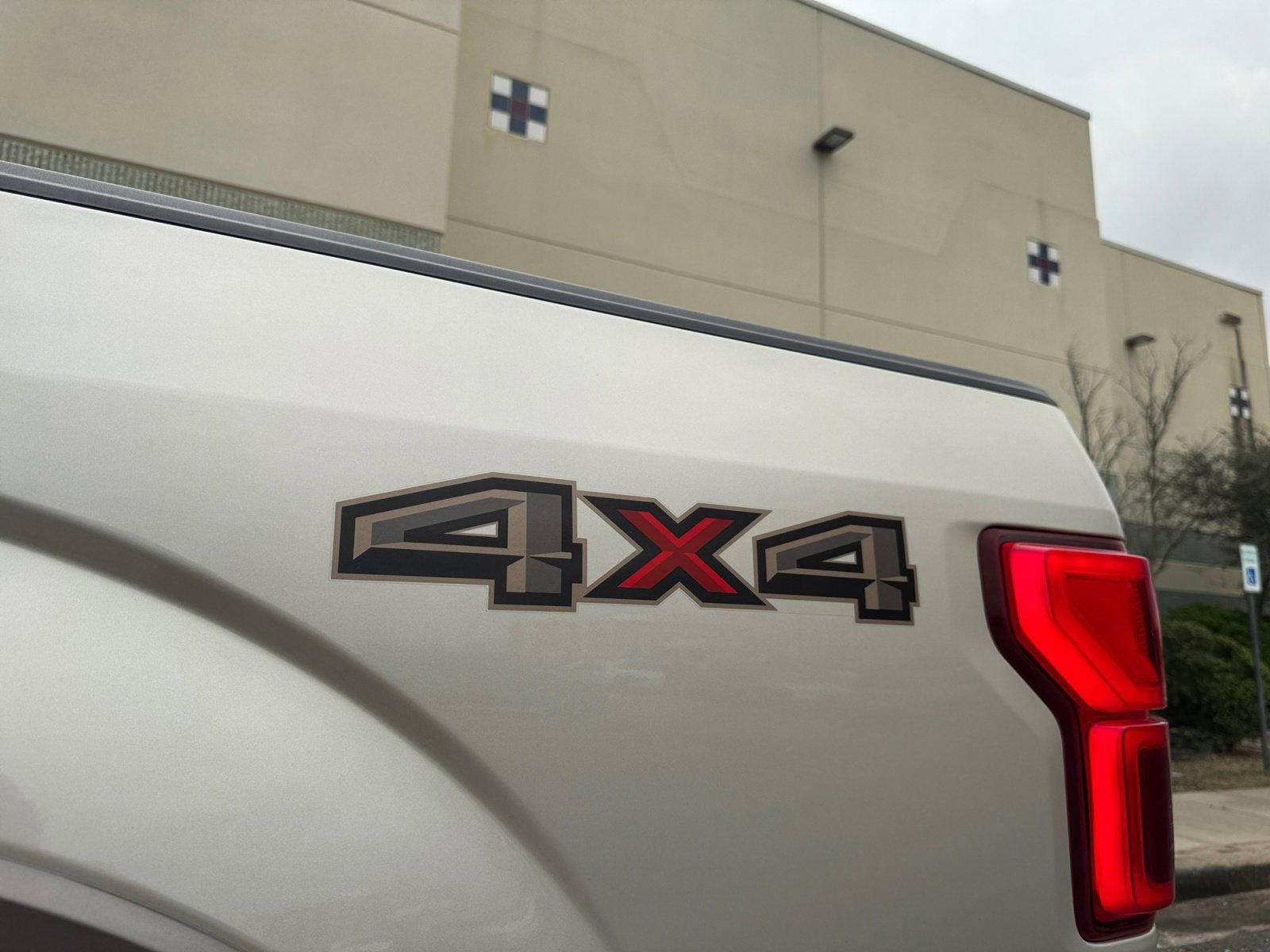 Used 2018 Ford F150 Lariat w/ Equipment Group 502A Luxury image 33