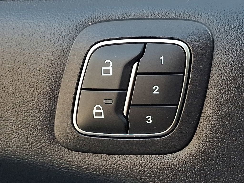 Used 2021 Ford Mustang Mach-E Premium image 28