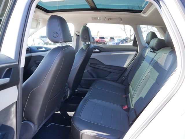 Certified 2023 Volkswagen Taos SE w/ Panoramic Sunroof Package image 17