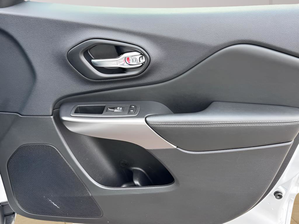 Used 2021 Jeep Cherokee Latitude Lux w/ Trailer Tow Group image 20