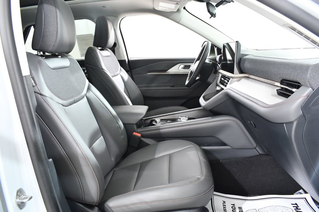 New 2026 Ford Explorer Active w/ Active Comfort Package image 10