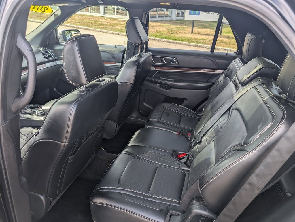 Used 2018 Ford Explorer Platinum image 12