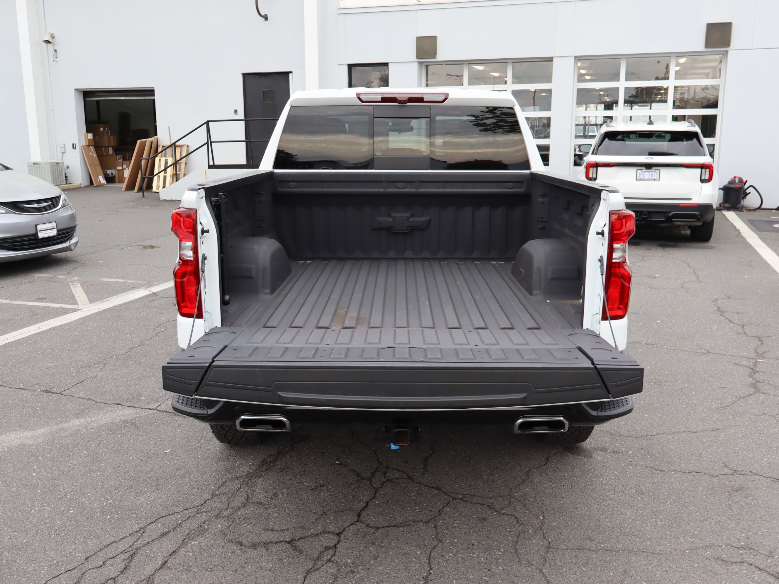 Used 2024 Chevrolet Silverado 1500 LT Trail Boss w/ LT Trail Boss Premium Package AWD/4WD image 13