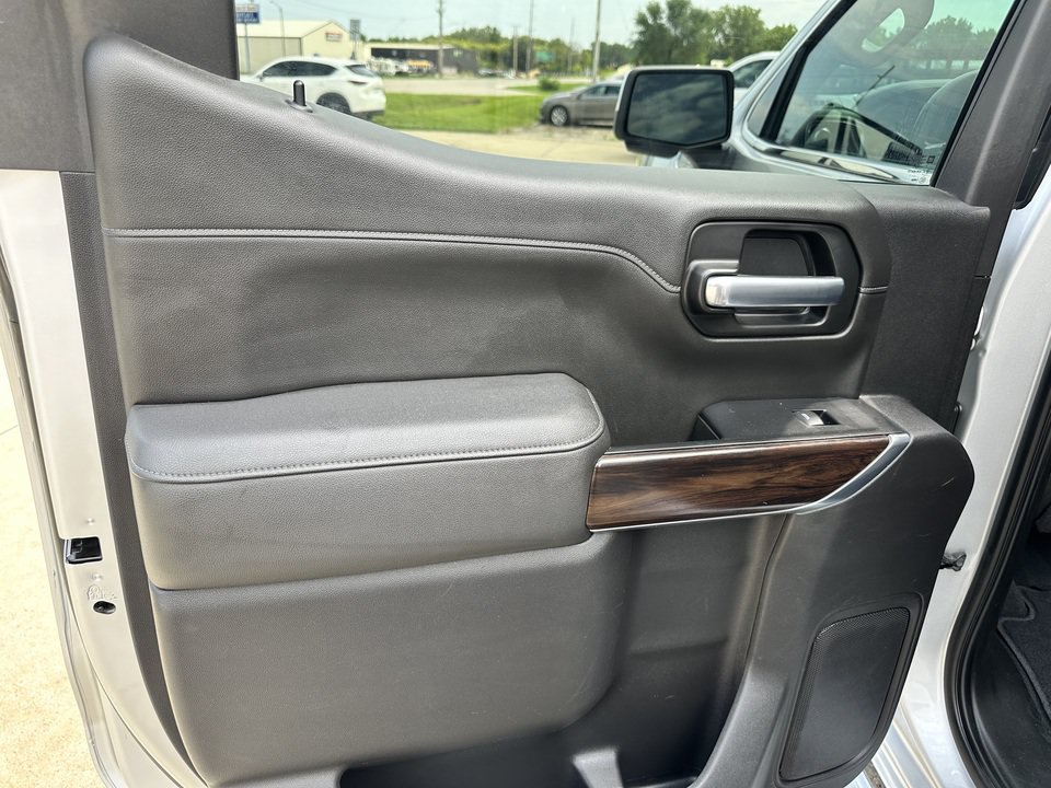 Used 2021 GMC Sierra 1500 SLT w/ SLT Premium Plus Package AWD/4WD image 13