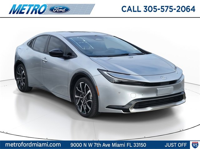Used 2023 Toyota Prius Prime SE video 1