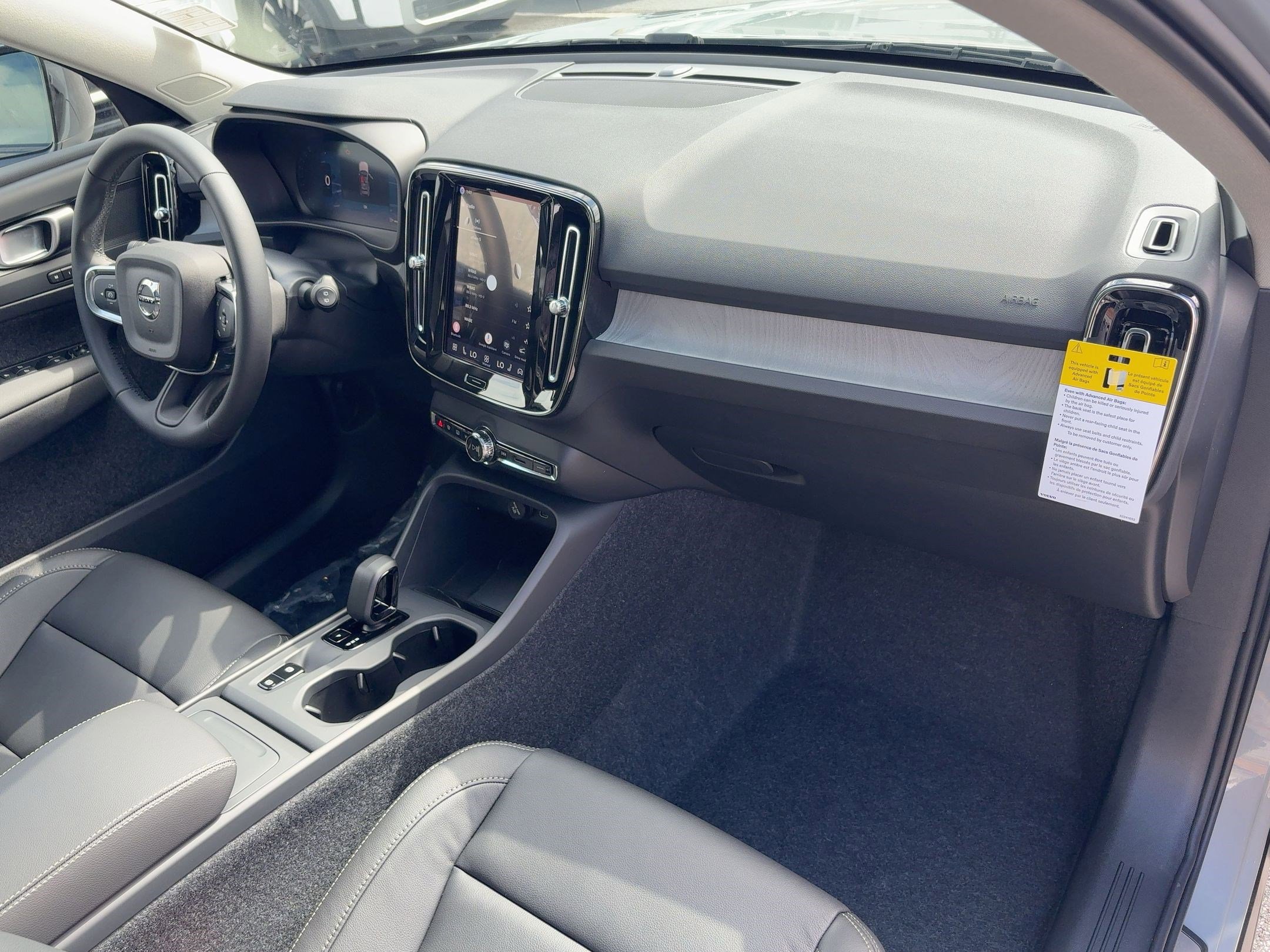 New 2026 Volvo XC40 B5 Core w/ Protection Package image 24