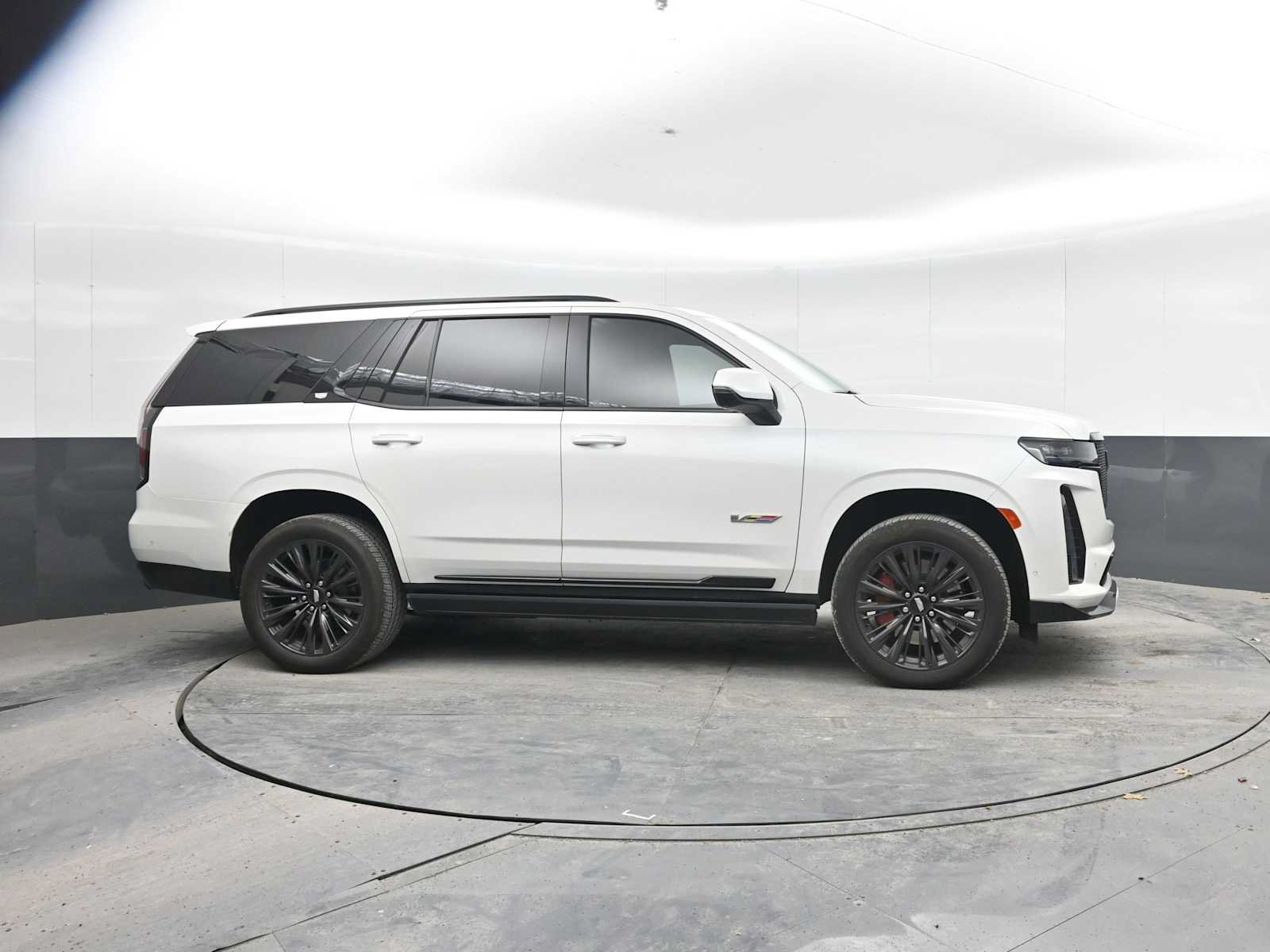 Used 2024 Cadillac Escalade V w/ LPO, ONYX Package AWD/4WD image 8