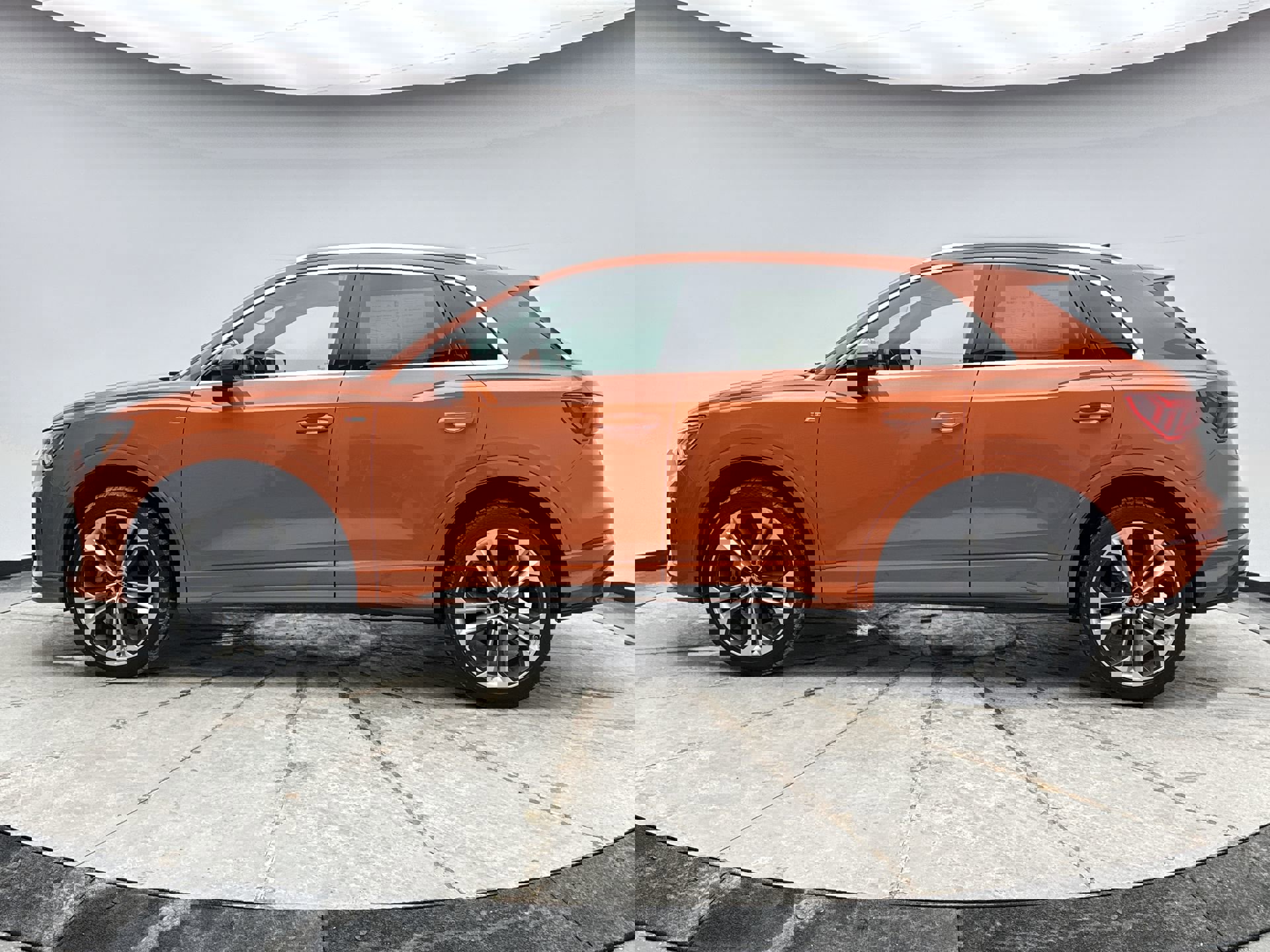 Used 2020 Audi Q3 2.0T Premium Plus w/ Premium Plus Package image 2