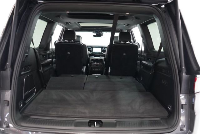 Used 2022 Jeep Wagoneer Series III w/ Premium Group I image 35