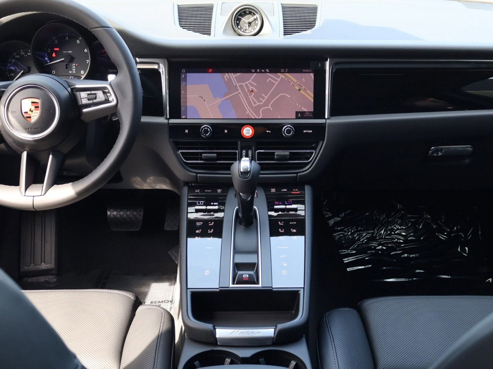 New 2026 Porsche Macan AWD/4WD image 20