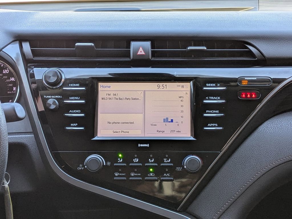 Used 2020 Toyota Camry LE image 17