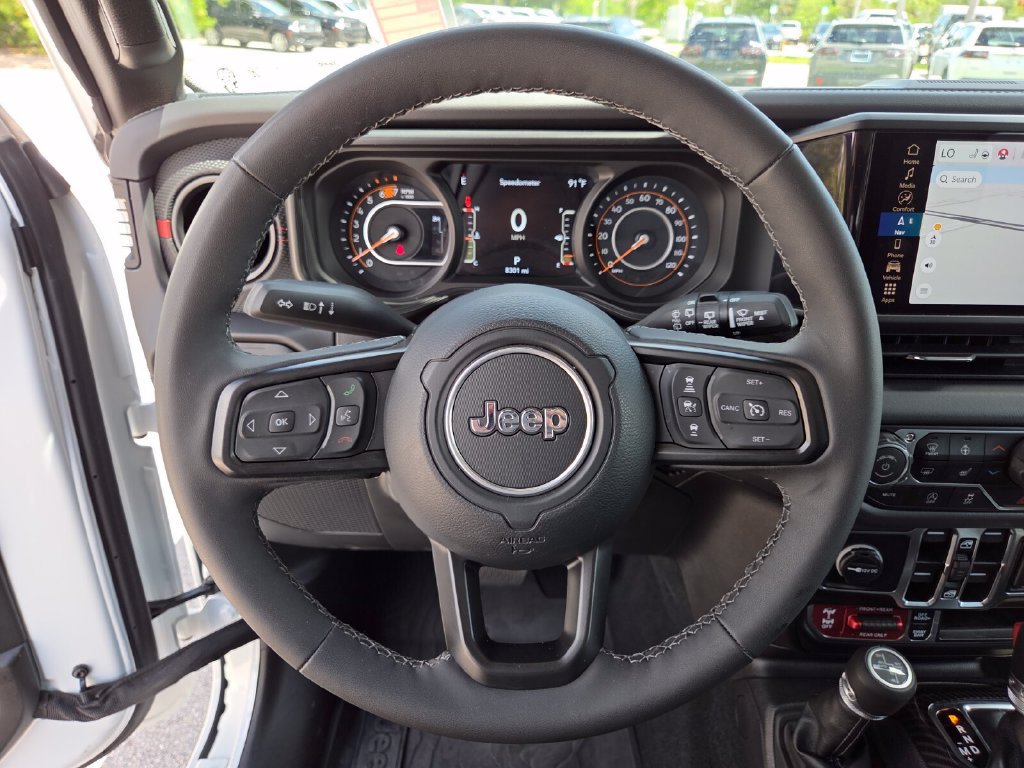 Used 2025 Jeep Wrangler Unlimited Rubicon AWD/4WD image 33