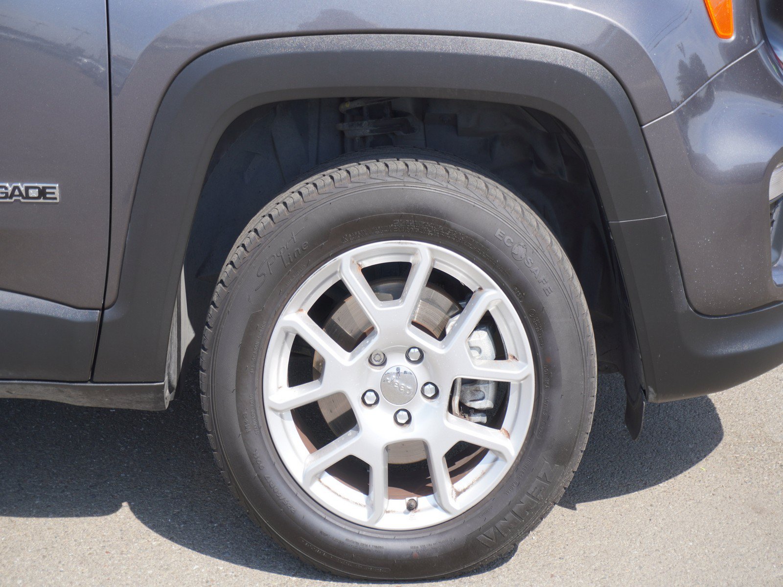 Used 2019 Jeep Renegade Latitude w/ Trailer Tow Group AWD/4WD image 5