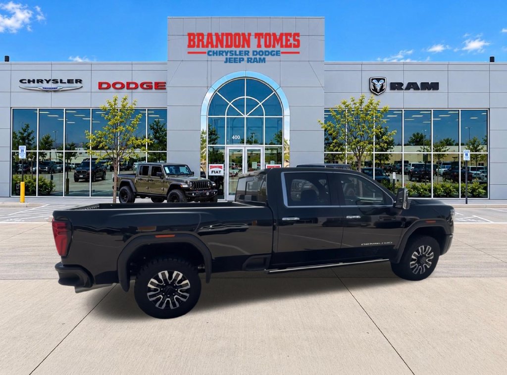 Used 2024 GMC Sierra 3500 Denali Ultimate AWD/4WD image 4