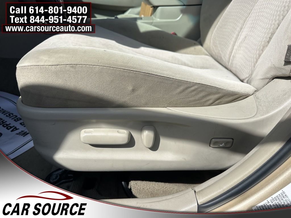 Used 2011 Toyota Camry LE w/ LE Extra-Value Pkg image 8