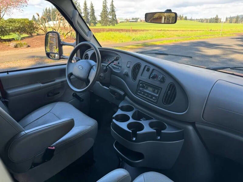 Used 2008 Ford E-350 and Econoline 350 Super Duty RWD image 22