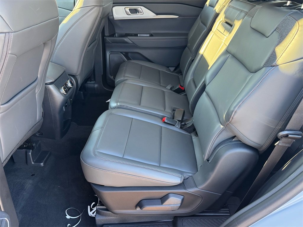 New 2025 Ford Explorer Active w/ Active Comfort Package image 10