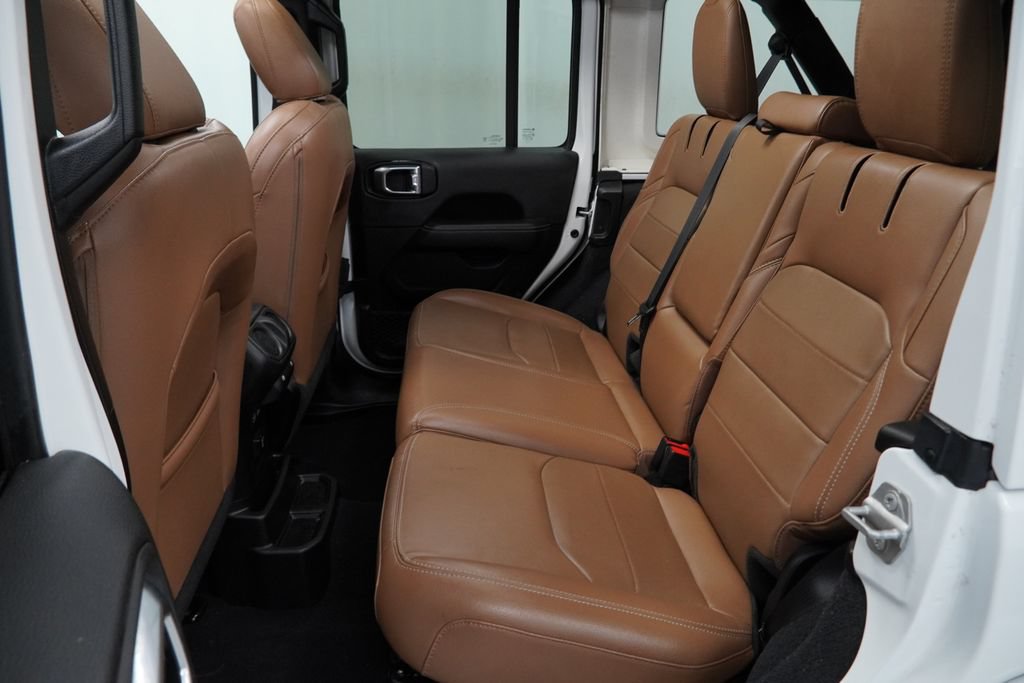 Used 2023 Jeep Wrangler Unlimited Sahara w/ Cold Weather Group AWD/4WD image 18