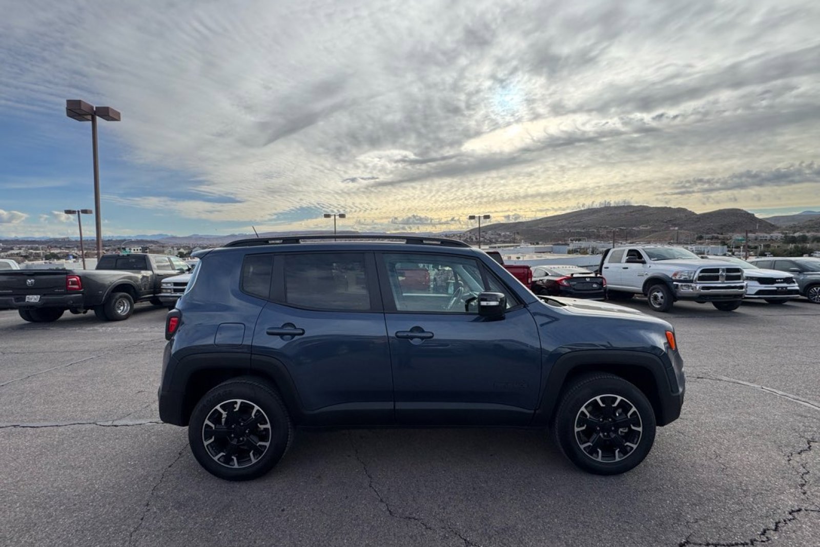 Certified 2023 Jeep Renegade Latitude image 6