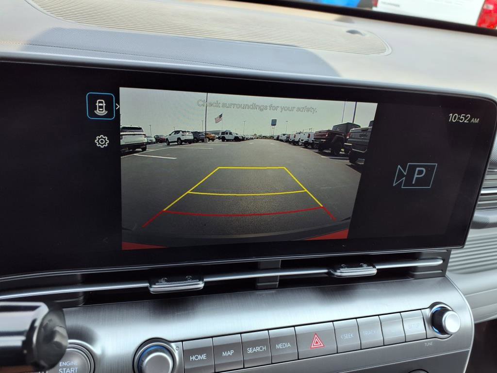 Used 2025 Hyundai Kona SE image 4