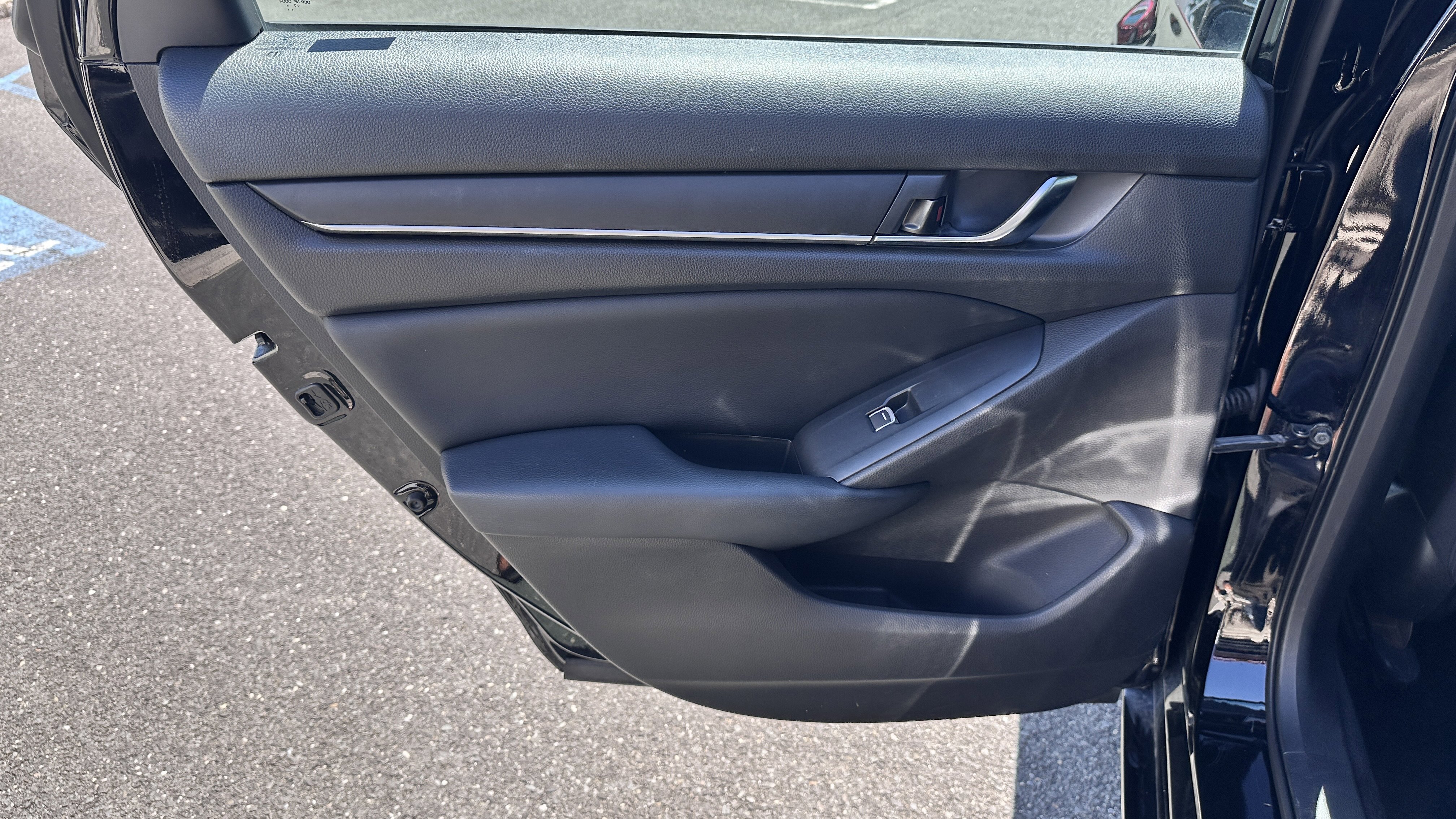 Used 2018 Honda Accord LX image 26