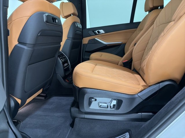 Certified 2024 BMW X7 xDrive40i w/ M Sport Package image 17