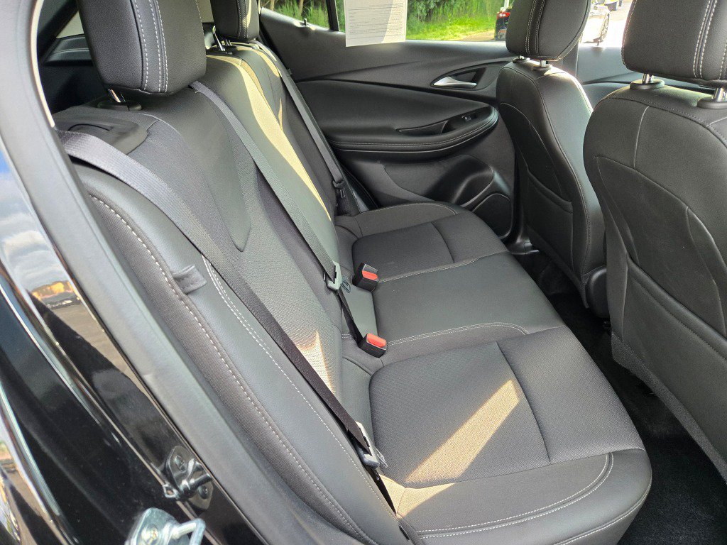 Certified 2025 Buick Encore GX Preferred FWD image 10