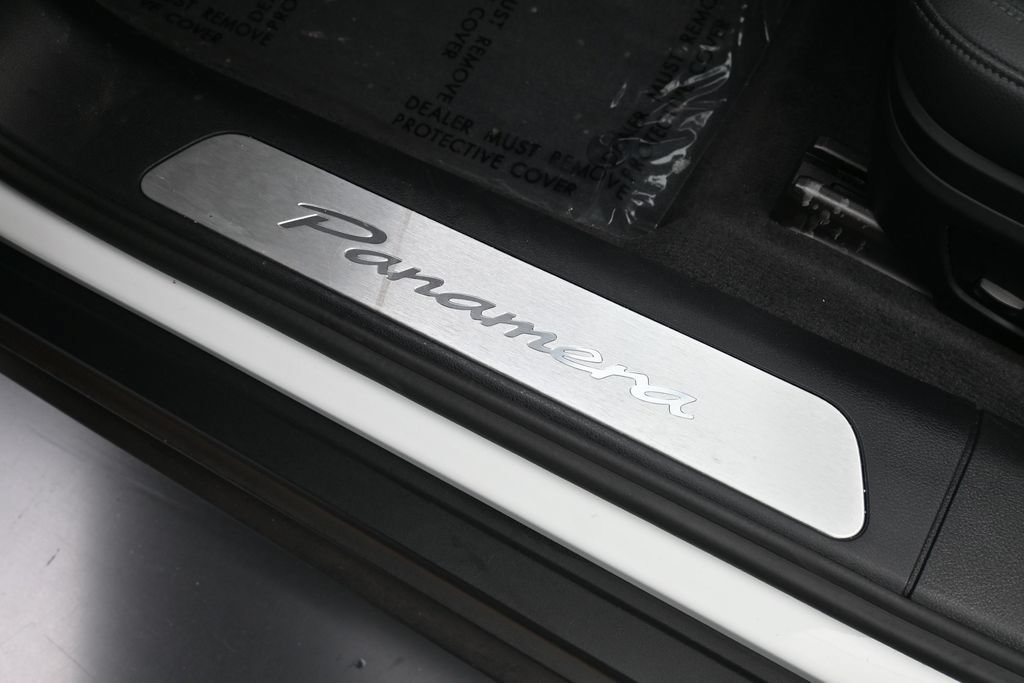Certified 2025 Porsche Panamera RWD image 25