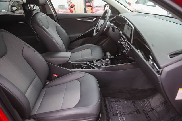 Certified 2025 Kia Niro EX FWD image 18