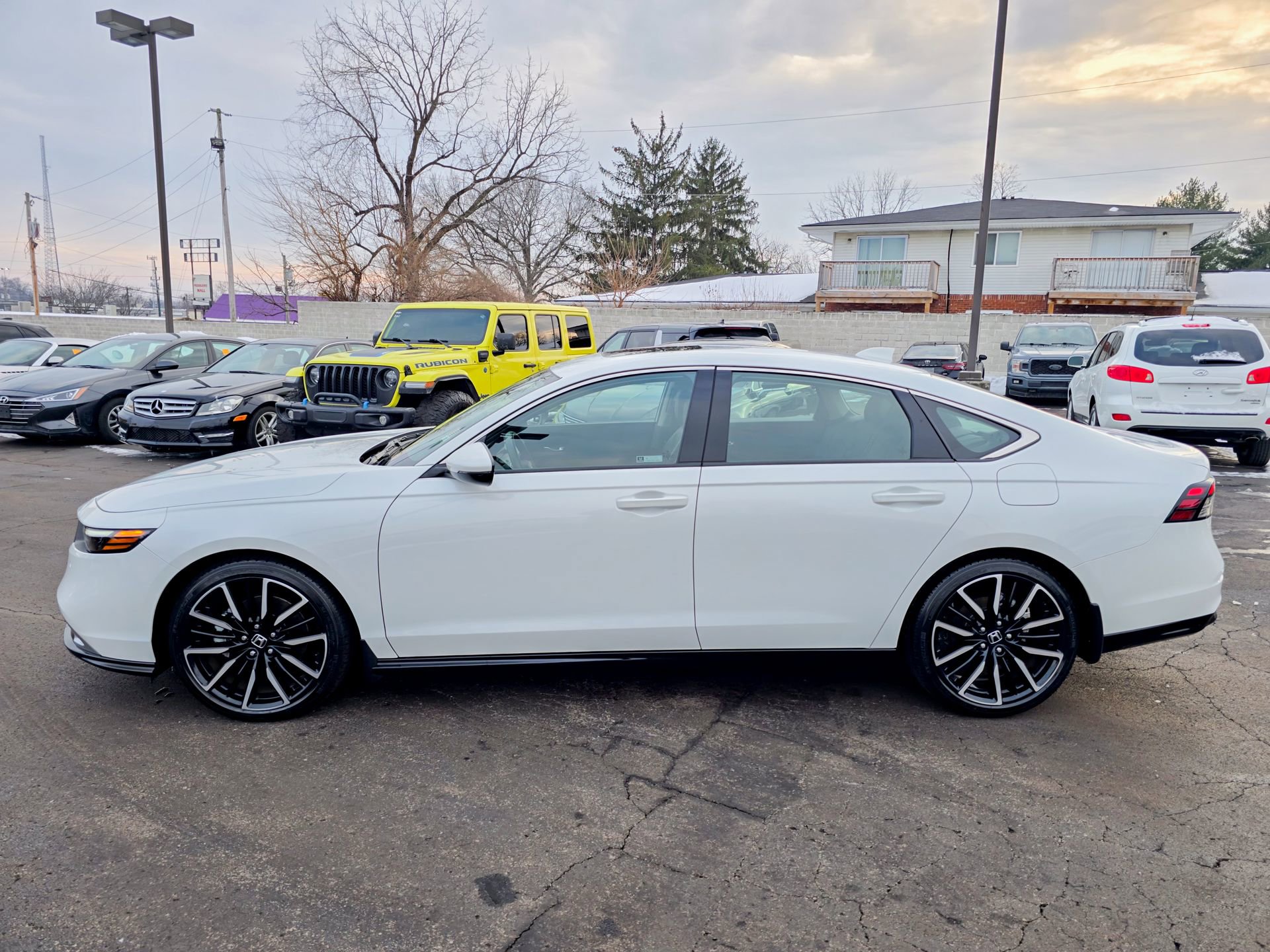 Used 2023 Honda Accord Touring image 8