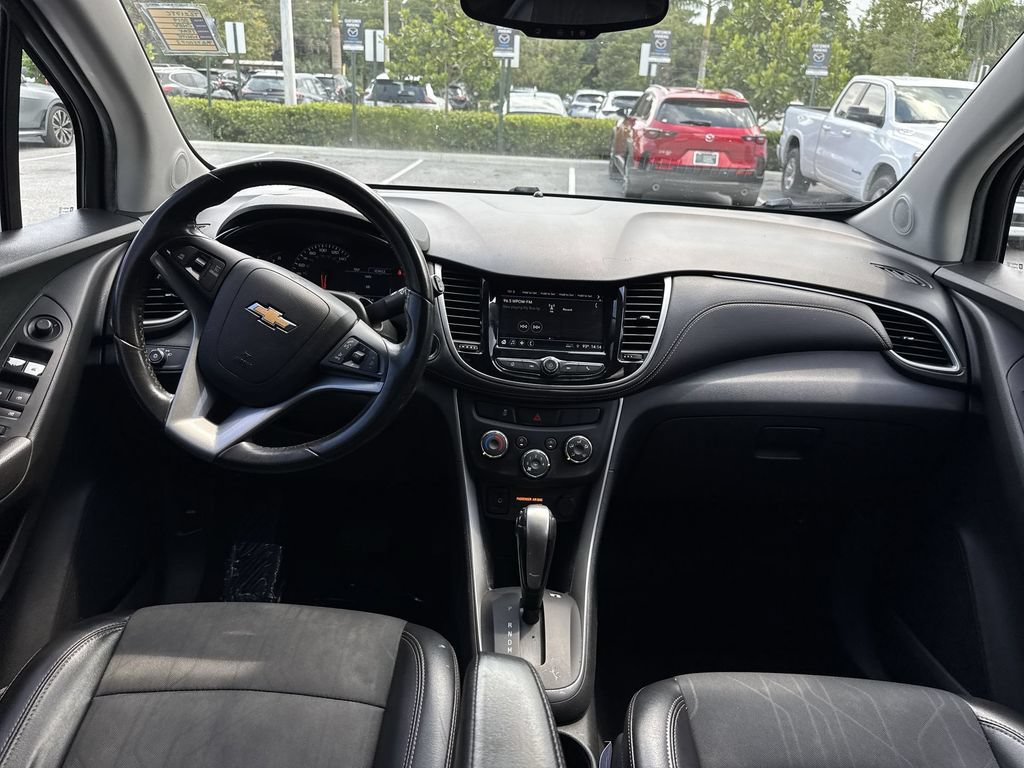 Used 2019 Chevrolet Trax LT w/ LT Convenience Package FWD image 14
