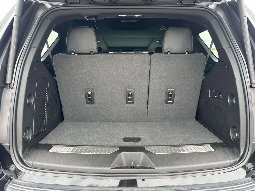 Used 2022 GMC Yukon AT4 AWD/4WD image 9