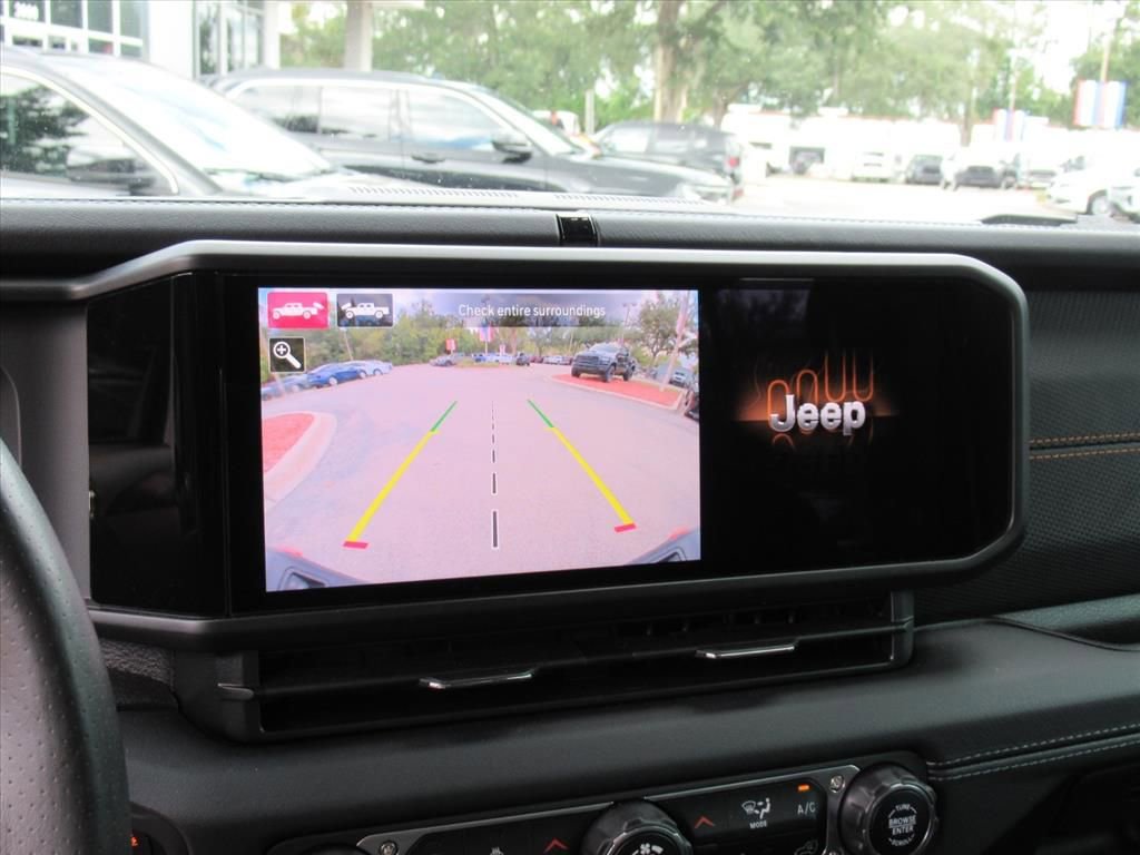 Certified 2024 Jeep Gladiator Mojave w/ Technology Group image 25