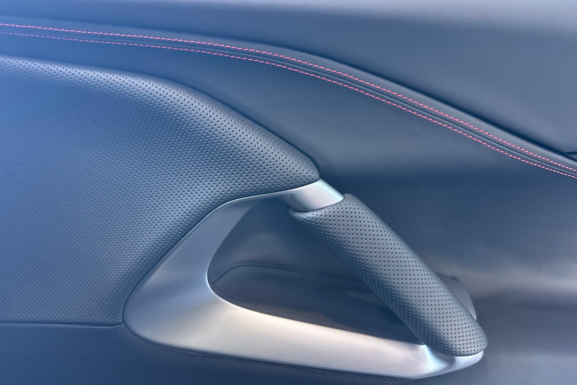 Used 2018 Ferrari 812 Superfast RWD image 18
