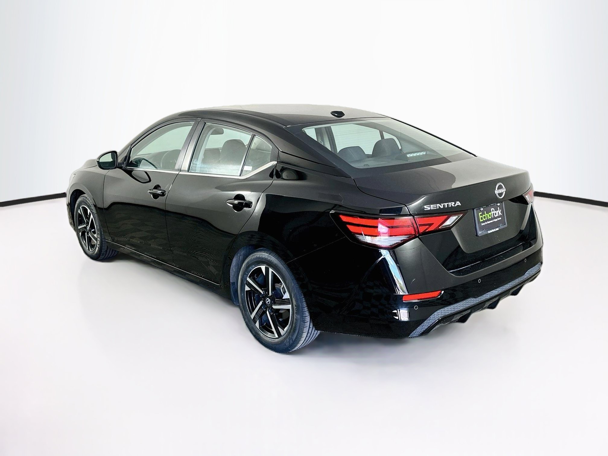 Used 2025 Nissan Sentra SV FWD image 5