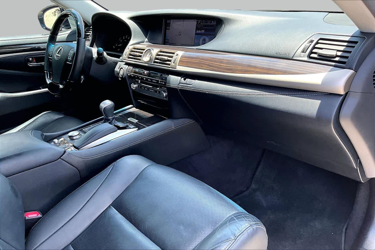 Used 2014 Lexus LS 460 w/ Comfort Package RWD image 19