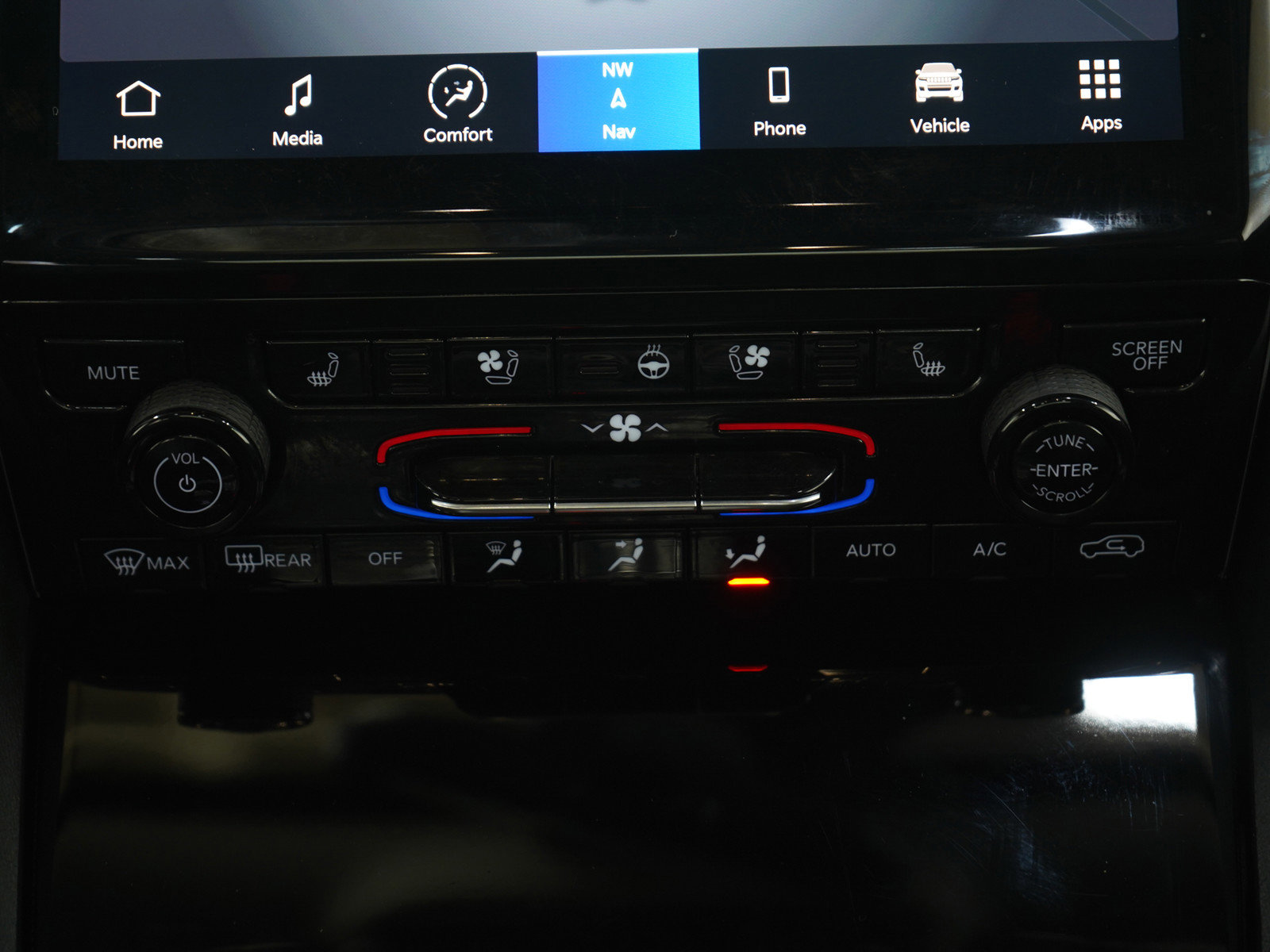 Used 2023 Jeep Grand Cherokee L Limited w/ Luxury Tech Group II image 21